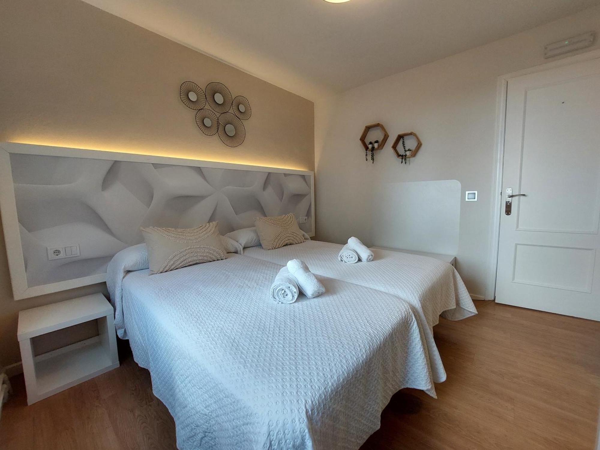 Pension Cabezas Lugones Buitenkant foto